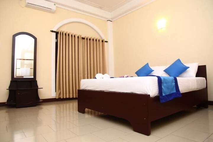 Room 2 of 23