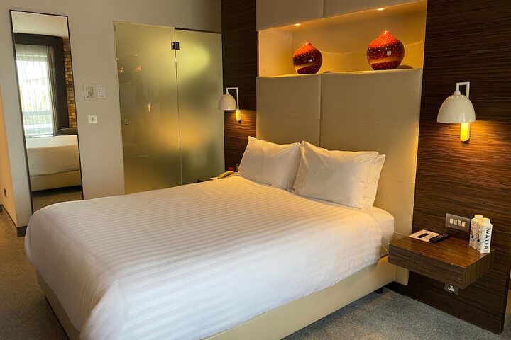 Room 10 of 53