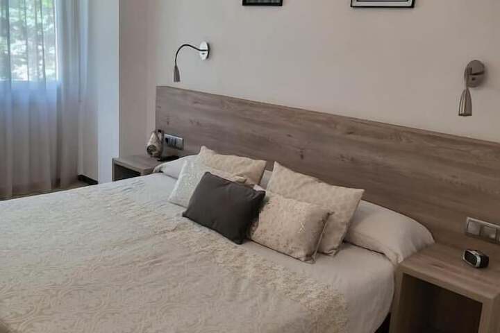 Room 15 of 37