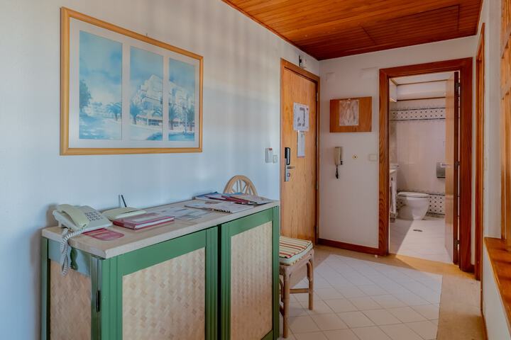 Room 28 of 108