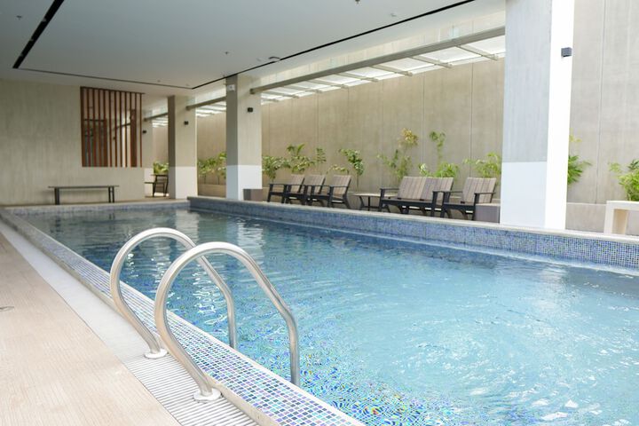 Pool 10 of 18