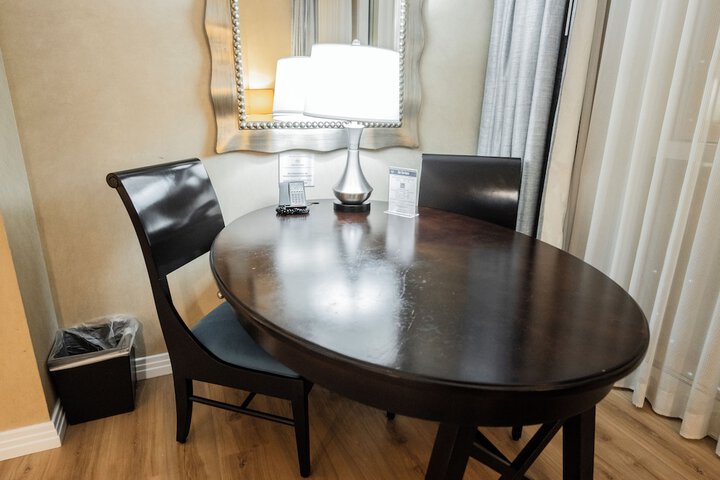 Room 42 of 438