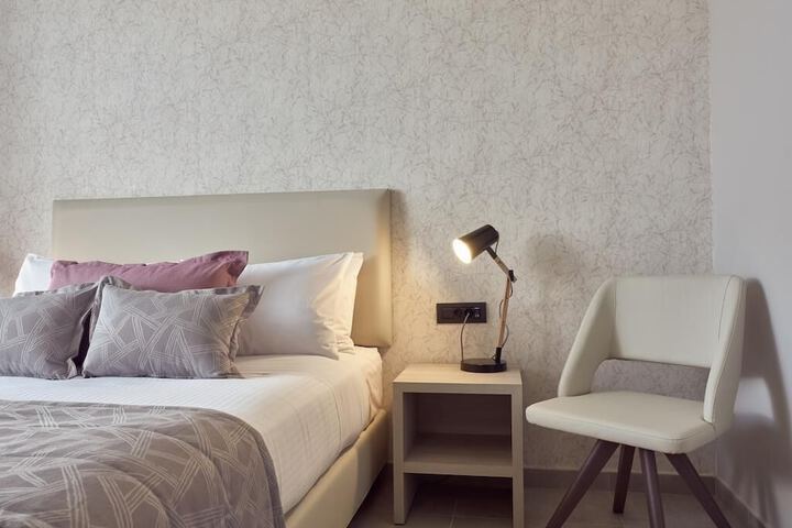Room 5 of 35