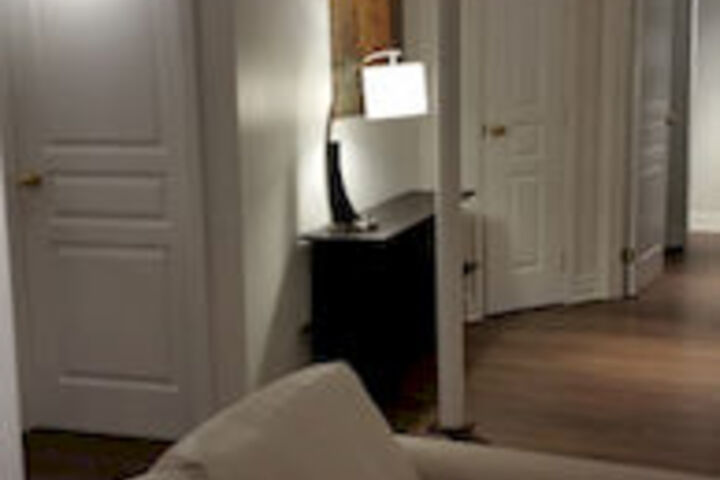 Room 9 of 11