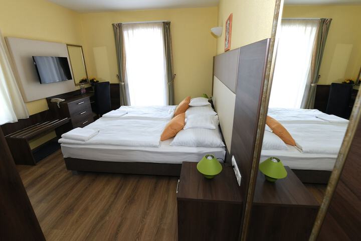 Room 19 of 34