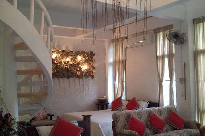 Room 17 of 150