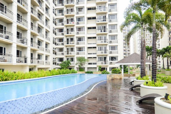 Pool Hotel