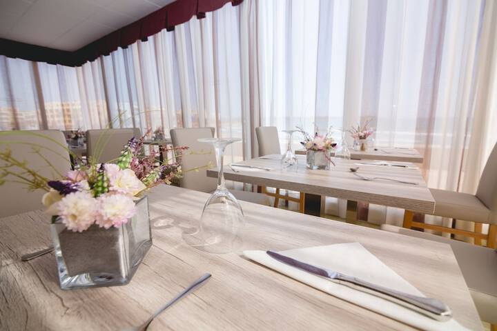 Dining Photos