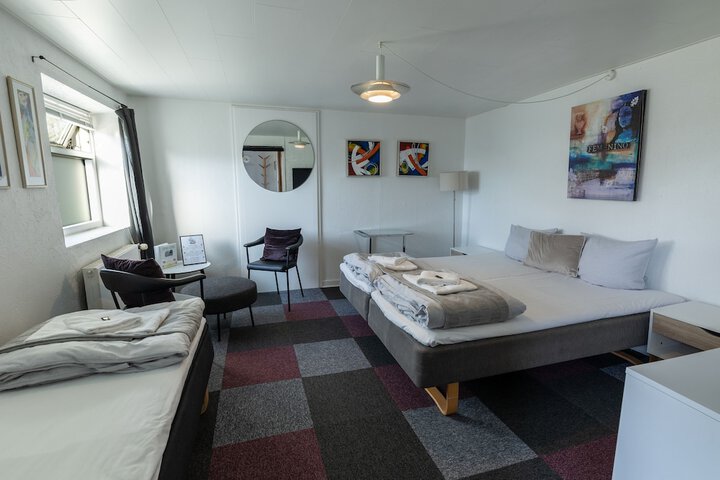 Room 5 of 6