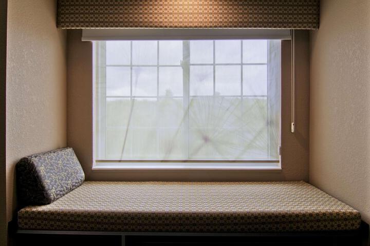 Accessible 1 King Mobility Accessible Communication Assistance Roll in Shower Full Breakfast (19 of 21)