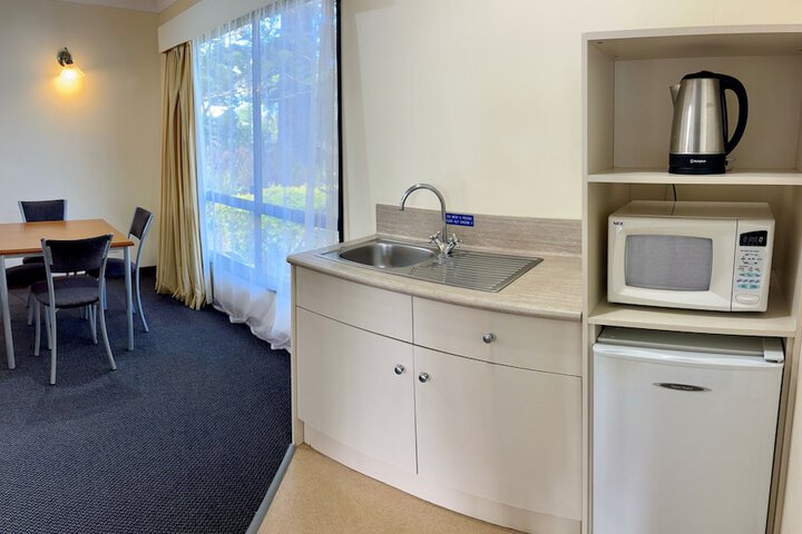 Room 11 of 28