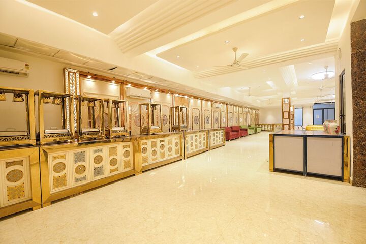 Ballroom/Hall 45 of 47