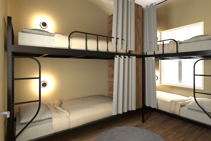Room 8 of 19