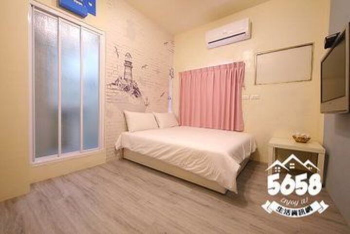 Room 83 of 118