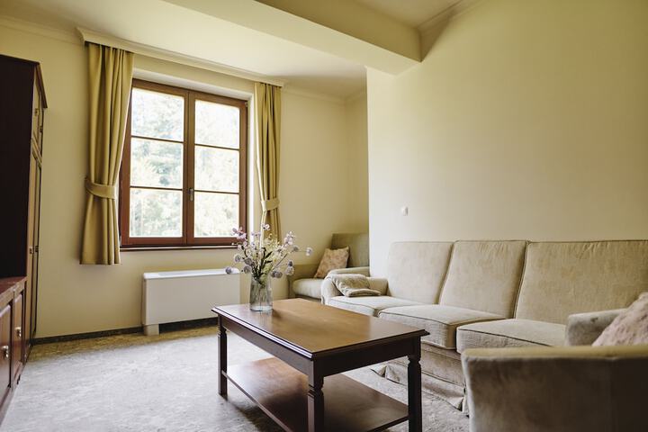Room 14 of 90