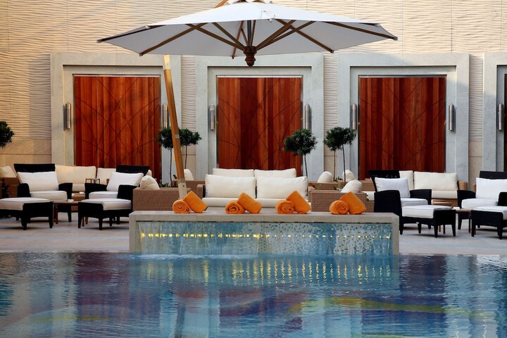 Hotel with Pool