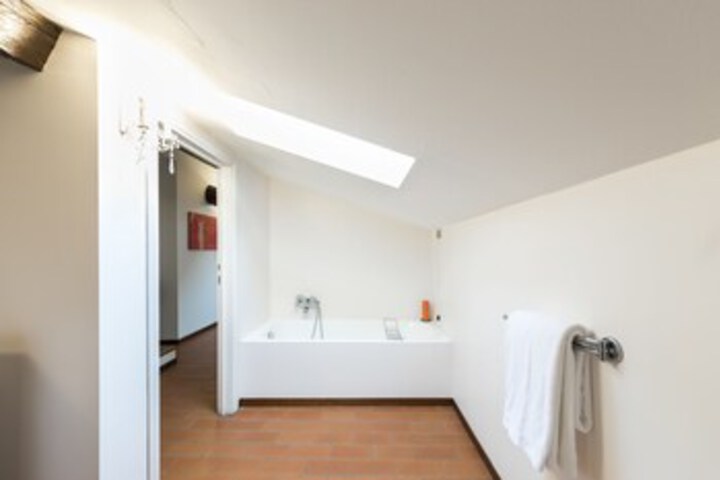Room 5 of 21