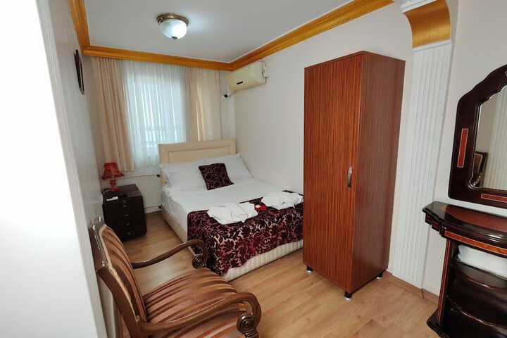 Room 22 of 61
