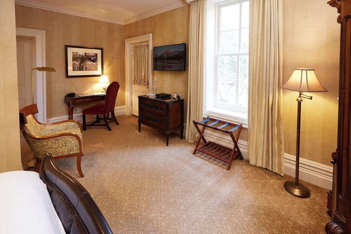 Room 19 of 37