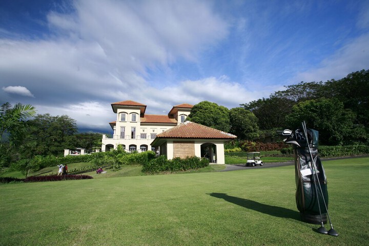 Golf 16 of 36