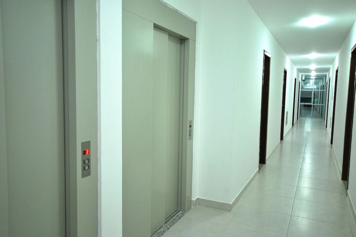 Ballroom/Hall 31 of 34