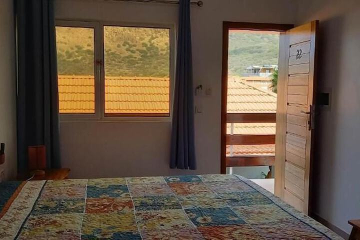 Room 3 of 28