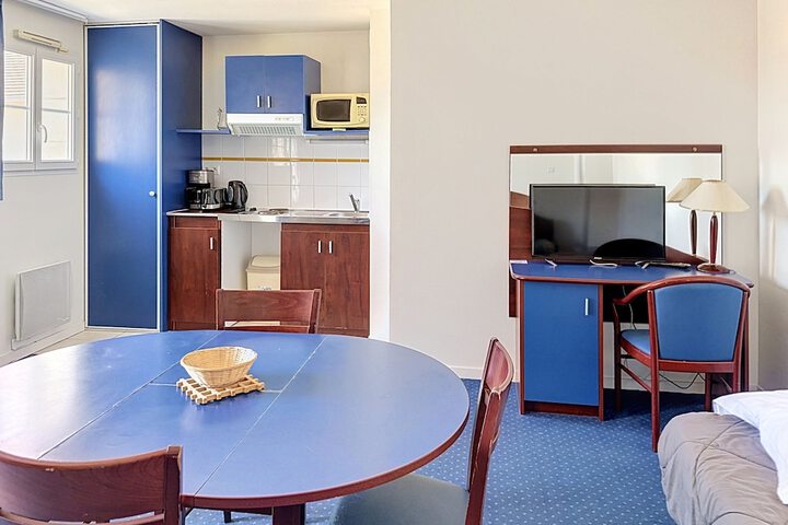 Room 26 of 48