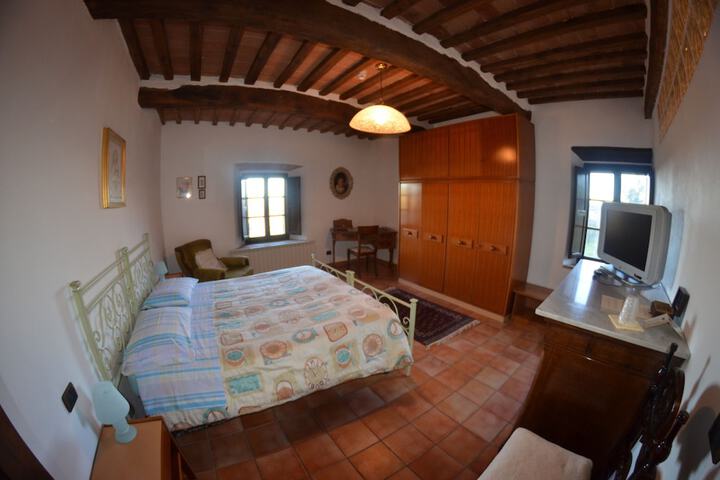 Room 4 of 85