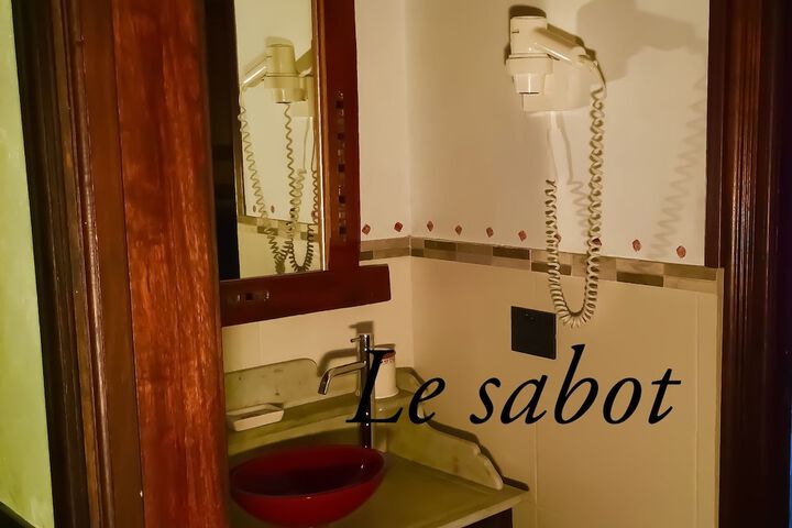 Room 51 of 110