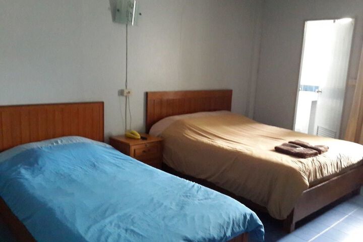Room 4 of 37