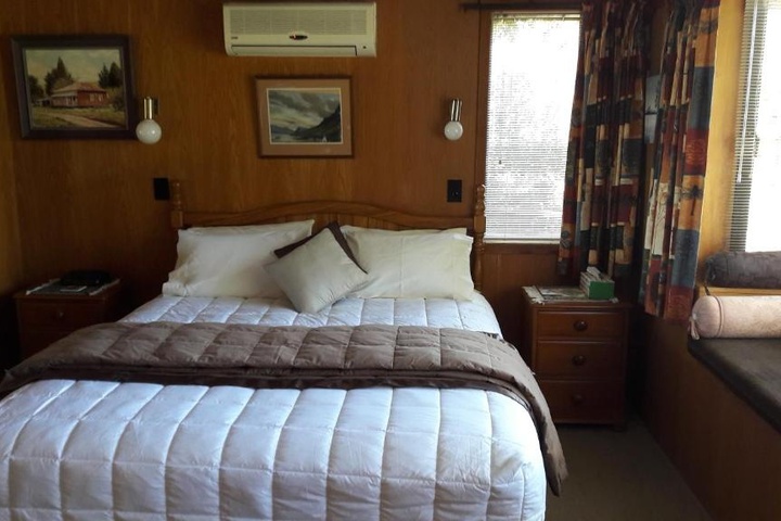 At The Tongariro Riverside B & B