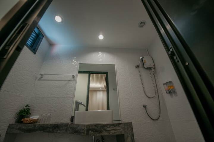 Room 12 of 20