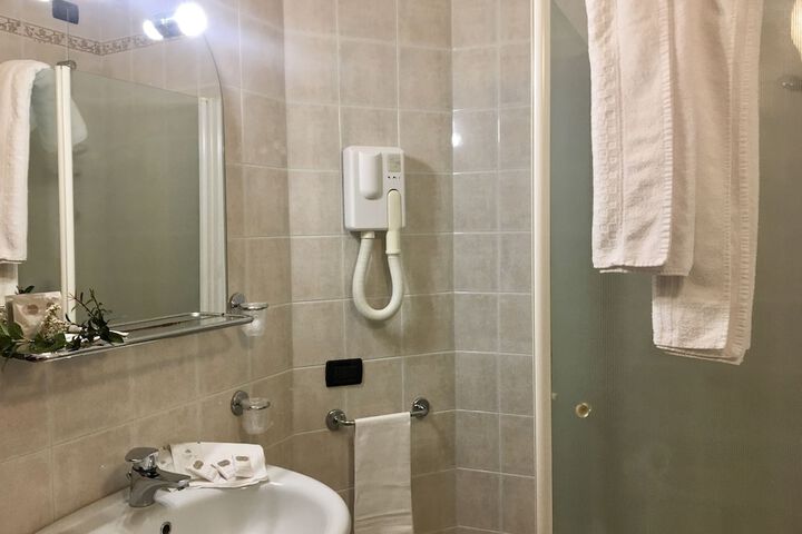 Room 22 of 43