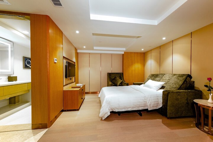Room 7 of 36