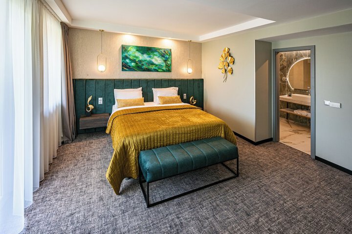 Room 25 of 68