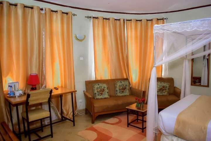 Room 8 of 19