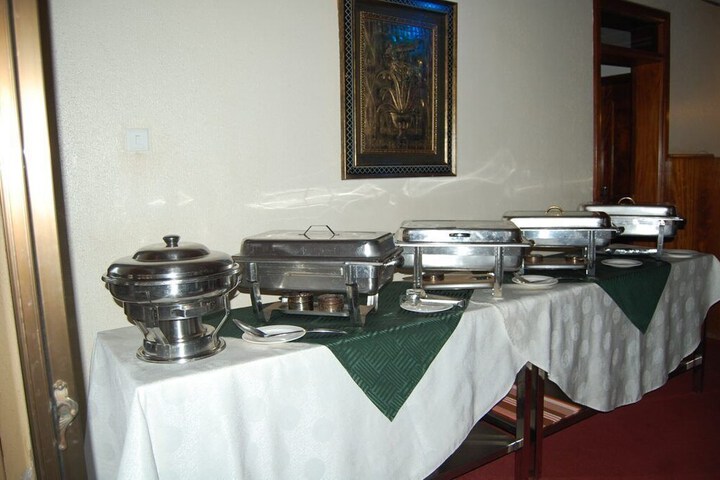 Dining 3 of 10
