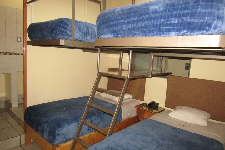 Room 12 of 33