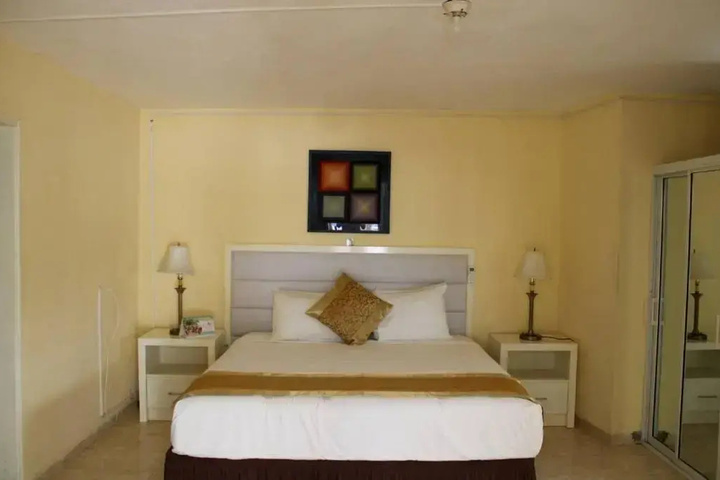 Room 2 of 16