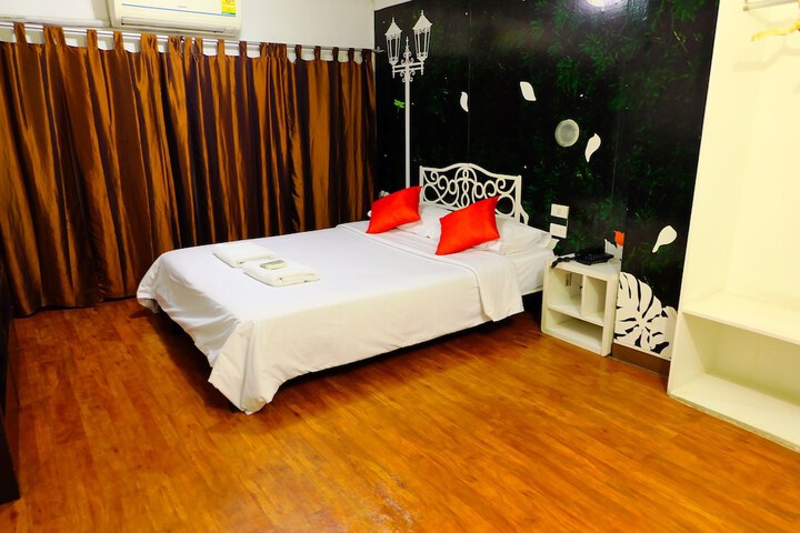 Room 8 of 130