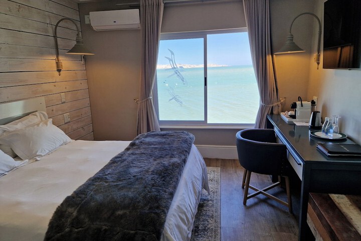 Room 47 of 106