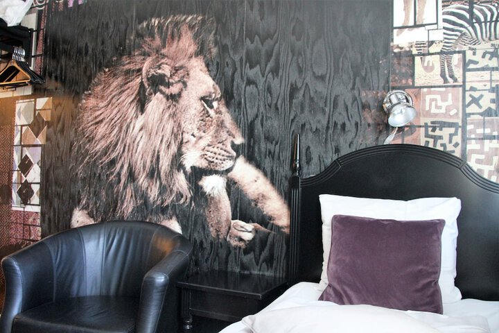 Room 4 of 55