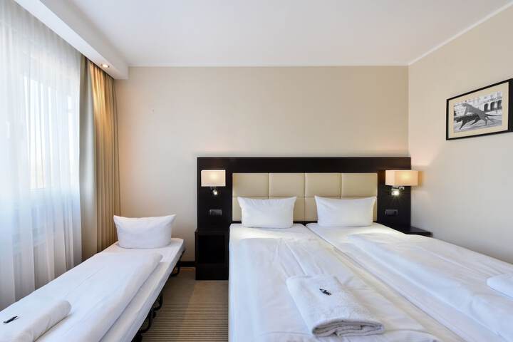 Room 2 of 35
