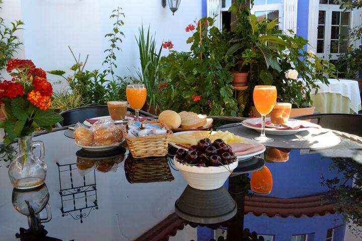Breakfast/Coffee Service 23 of 31