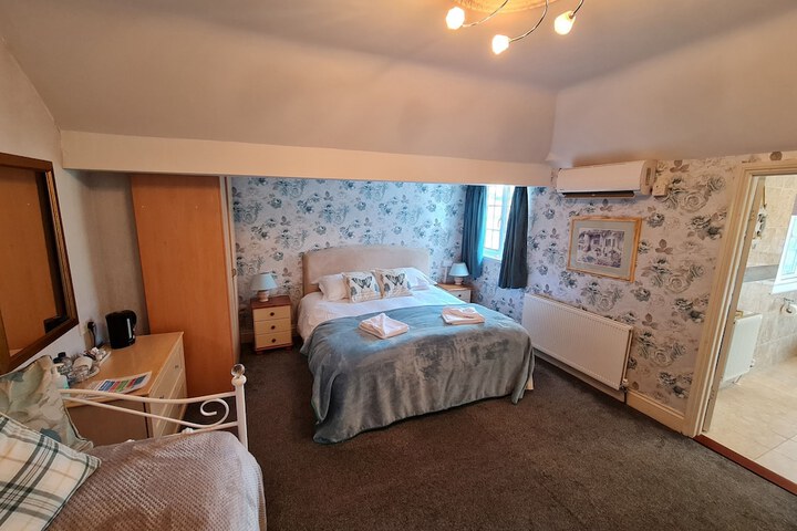 Room 15 of 96