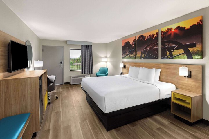 1 King Bed (14 of 14)