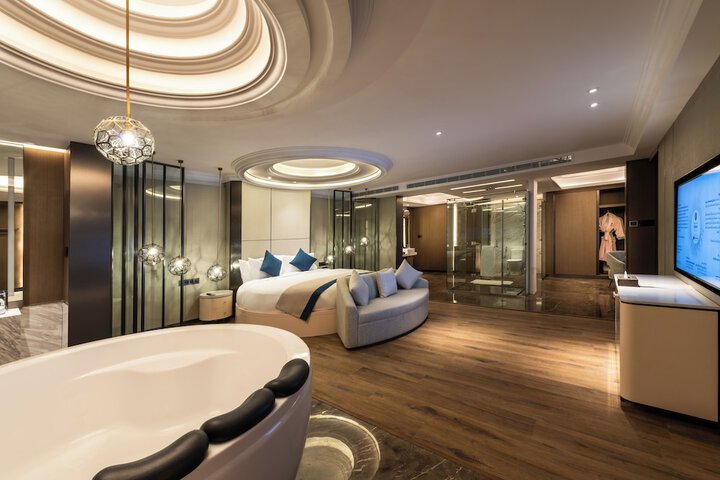 Room 21 of 80