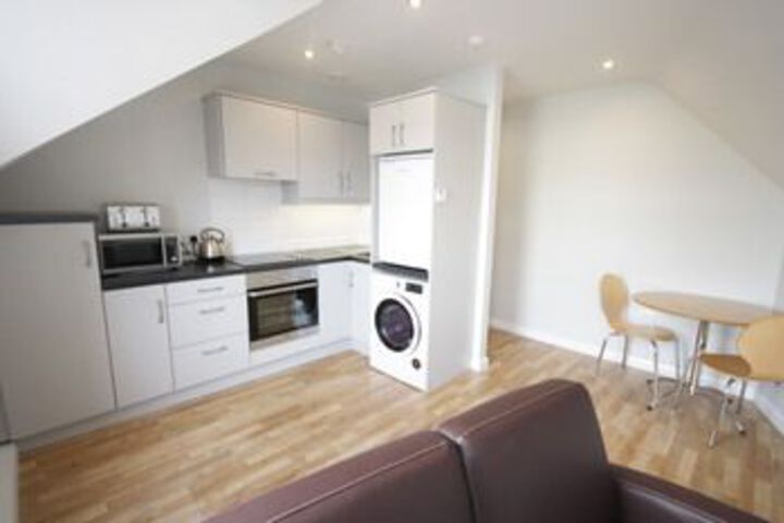 Room 5 of 7