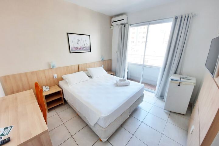 Room 7 of 40