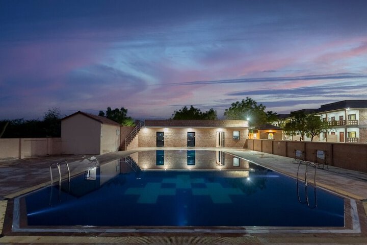 Pool 8 of 14